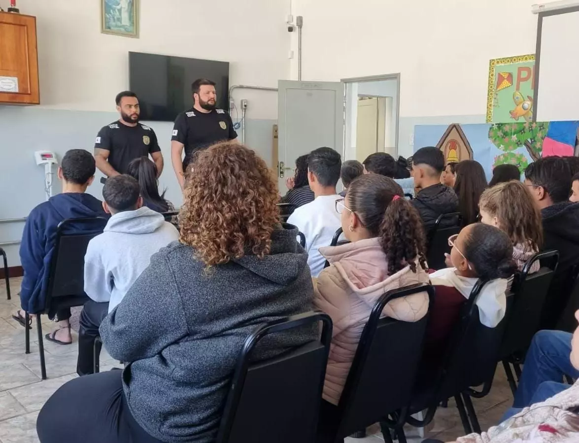 Polícia Civil realiza palestra para estudantes de Oliveira Fortes e Paiva